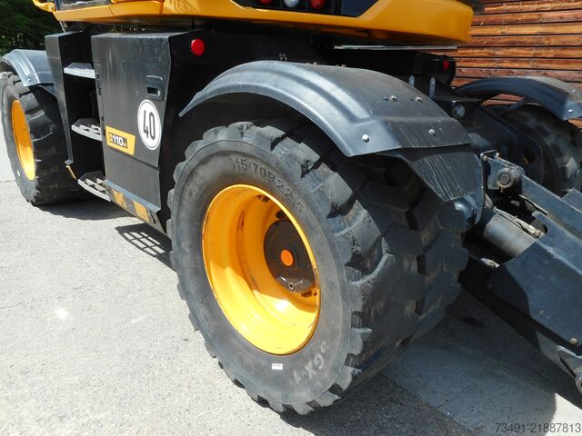 Mobile excavator JCB HYDRADIG 110W Tiltrotator