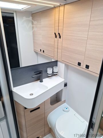 Teilintegriertes Wohnmobil HYMER/ERIBA B-Klasse MC T 600 Hubbett