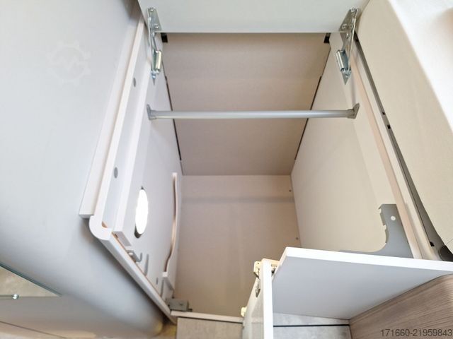 Teilintegriertes Wohnmobil HYMER/ERIBA B-Klasse MC T 600 Hubbett