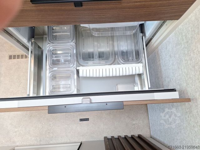 Teilintegriertes Wohnmobil BÜRSTNER Signature SFT 7.1 ** Automatik **