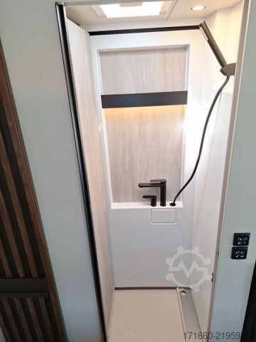 Teilintegriertes Wohnmobil BÜRSTNER Signature SFT 7.1 ** Automatik **