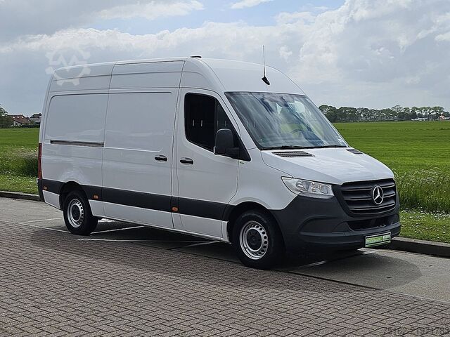 High-roof van MERCEDES-BENZ SPRINTER 317 L2H2 3.5t-Trekhaak!