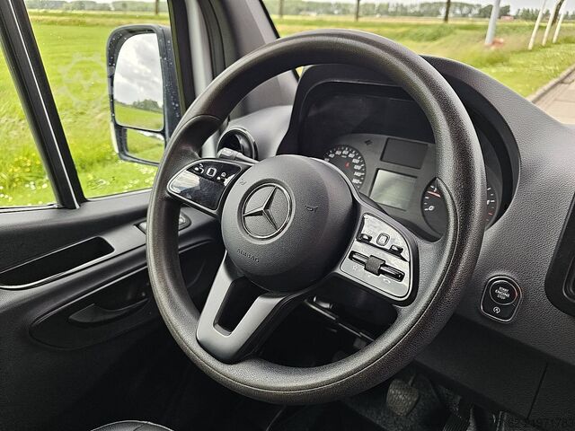 High-roof van MERCEDES-BENZ SPRINTER 317 L2H2 3.5t-Trekhaak!