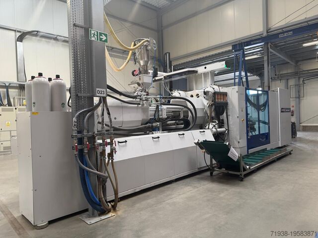 Injection molding machine Wittmann Battenfeld MacroPower 900/ 8800
