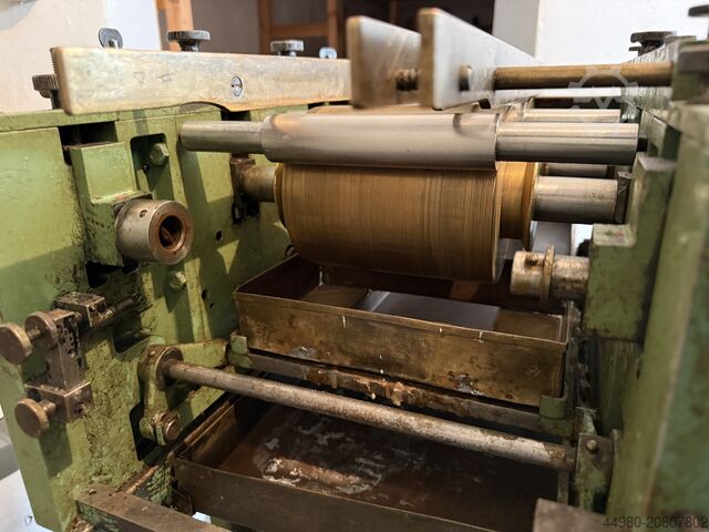 Buchblock-Anleimmaschine PRAKMA