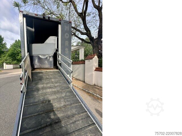 Van Volvo FH 12 6-7 Pferde Popout Wohnmobilzulassung