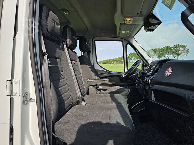 Loading platform IVECO DAILY 35C18 ac automaat EURO6