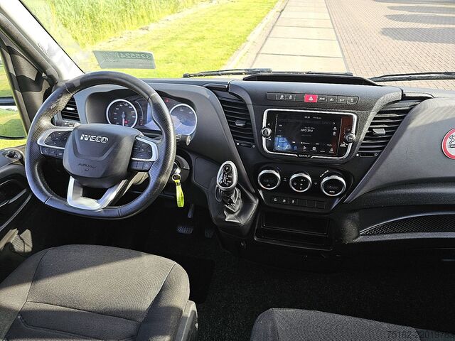 Loading platform IVECO DAILY 35C18 ac automaat EURO6