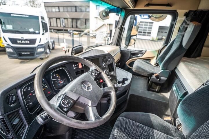 Standard tractor MERCEDES ACTROS 1846 BLS +ADR
