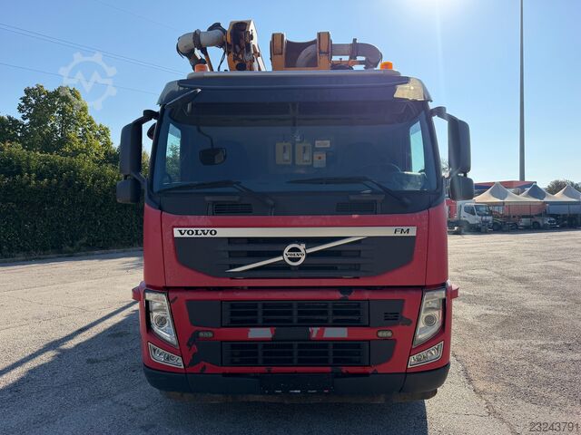 Concrete pump truck Volvo FM460