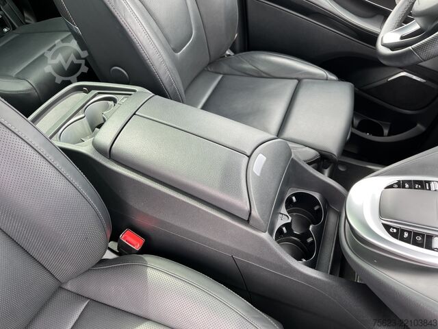 Minibus Mercedes-Benz V 300 d 4MATIC EXCLUSIVE EDITION AMG Luft Pano Sitzklima Standh. AHK