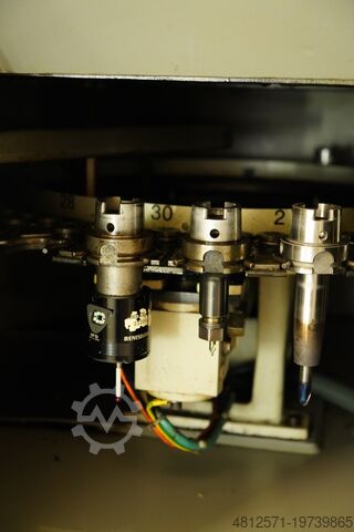 Vertikales Bearbeitungszentrum Mikron VCP 800