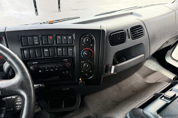 Flatbed truck with tarp Renault D Wide 18.320 4x2 Plane/HB  / Swiss-Vehicle