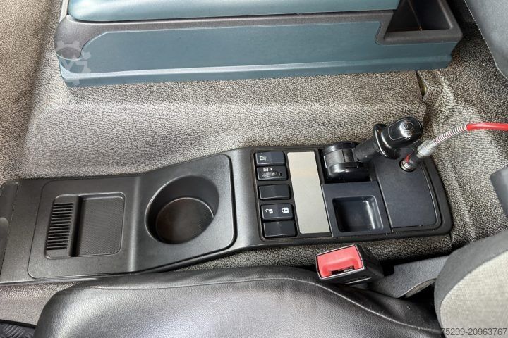 Flatbed truck with tarp Renault D Wide 18.320 4x2 Plane/HB  / Swiss-Vehicle