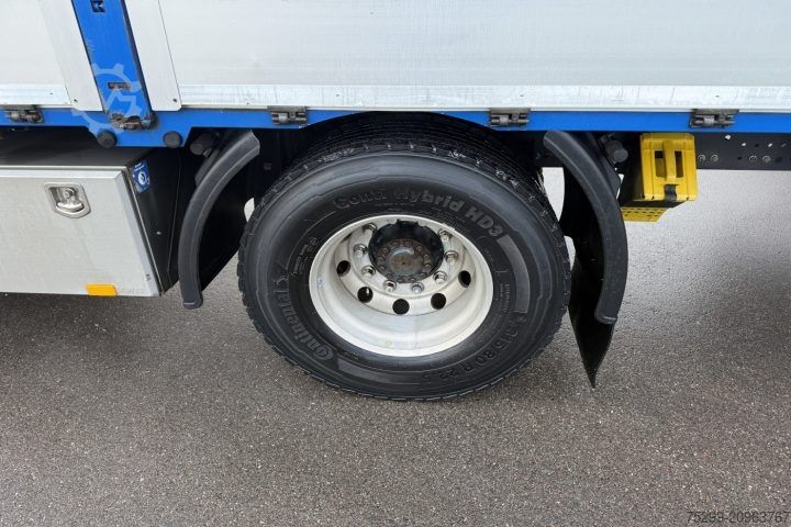 Flatbed truck with tarp Renault D Wide 18.320 4x2 Plane/HB  / Swiss-Vehicle