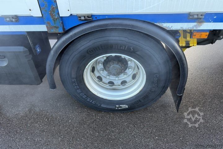 Truck mounted crane Renault D Wide 18.380 4x2 F130A.22 / Swiss-Vehicle