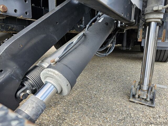 Sliding tarpaulin MAN TGM 26.320 / 6x2-4 / LBW / 6000kg TAIL LIFT