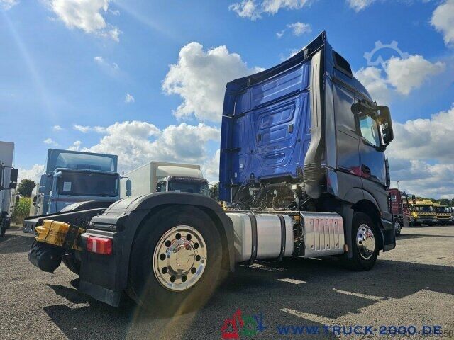 Standard SZM Mercedes-Benz Actros 1843 4x2 Mega Space 2 Betten Kühlschrank