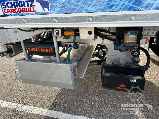 Reefer semitrailer Schmitz Cargobull Semitrailer Reefer Standard Porte relevante Hayon