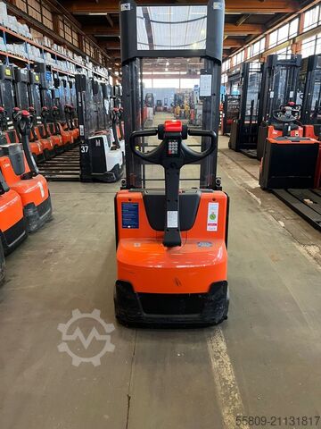 Hochhubwagen BT SWE 140L // Initialhub