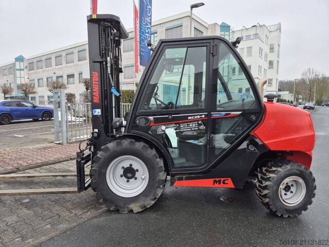 Geländestapler Manitou MC 25-4 ST5B S1