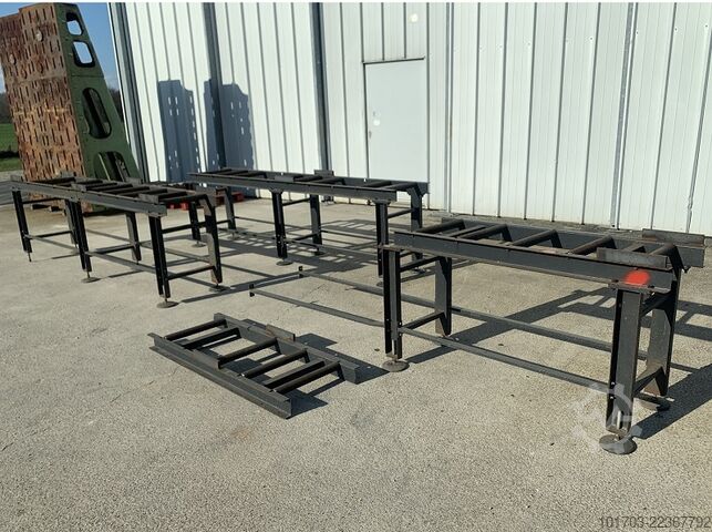 Roller support for saw Table d'amenage à rouleaux pour scie 