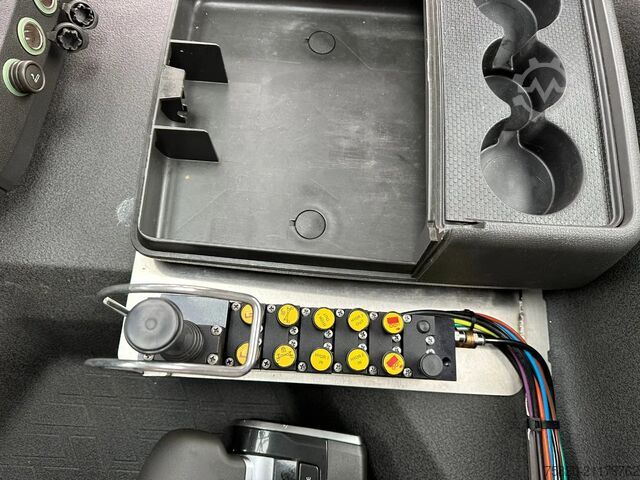 Hook arm system Volvo FM 430 6X2 +  SCHADE/DAMAGE/UNFALL/HAAKARMSYSTE...