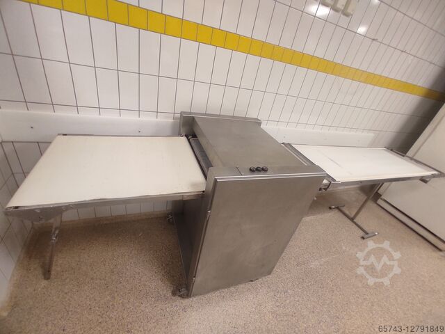 Pretzel leaching machine