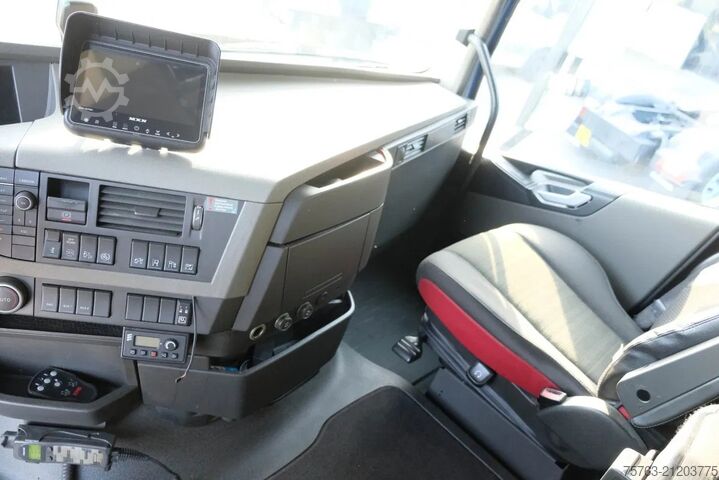 Koffer Volvo FH 13.420 Globetrotter XL 4x2 - Box - Loadlift ...