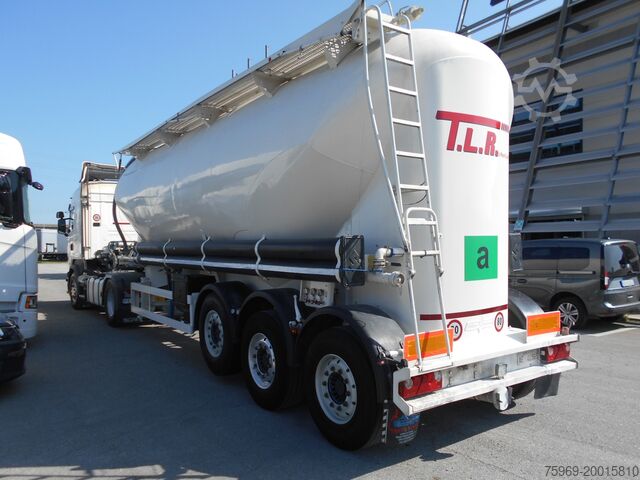 Volumetric road tractor SCANIA R450