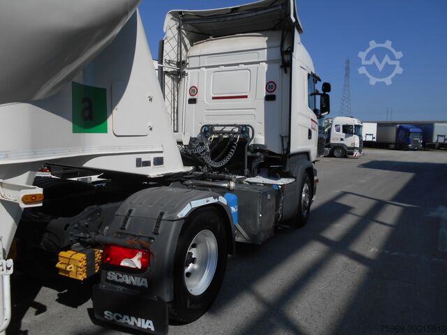 Volumetric road tractor SCANIA R450