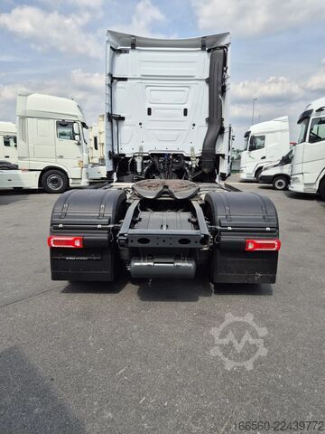 Standard-Traktor Mercedes-Benz Actros 1845 LS