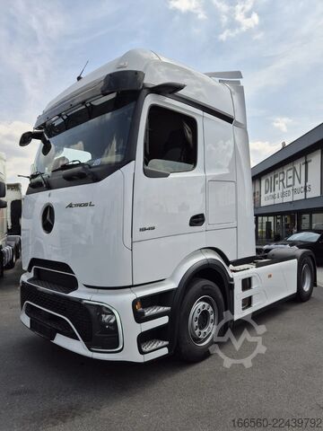 Standard-Traktor Mercedes-Benz Actros 1945 LS