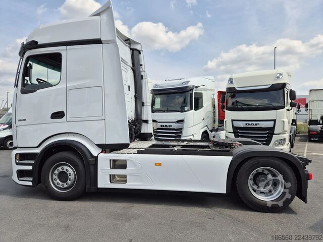 Standard-Traktor Mercedes-Benz Actros 1945 LS