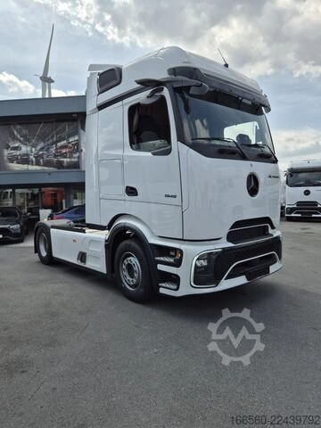 Standard-Traktor Mercedes-Benz Actros 1945 LS