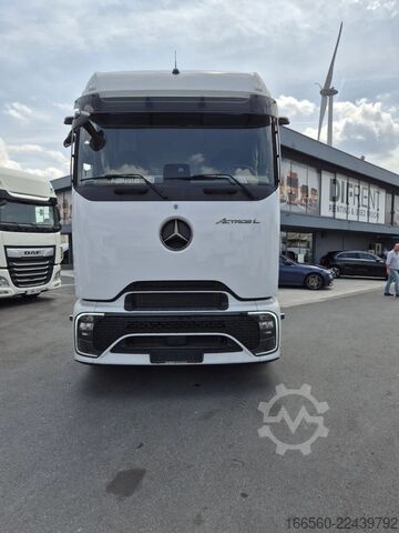 Standard-Traktor Mercedes-Benz Actros 1945 LS
