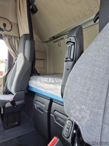 Standard-Traktor Mercedes-Benz Actros 1945 LS