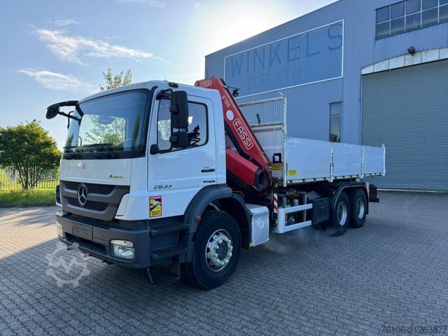 Kipper LKW MERCEDES-BENZ Axor 2633 Kipper mit Kran Fassi F135