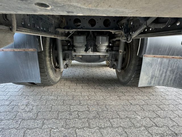 Kipper LKW MERCEDES-BENZ Axor 2633 Kipper mit Kran Fassi F135