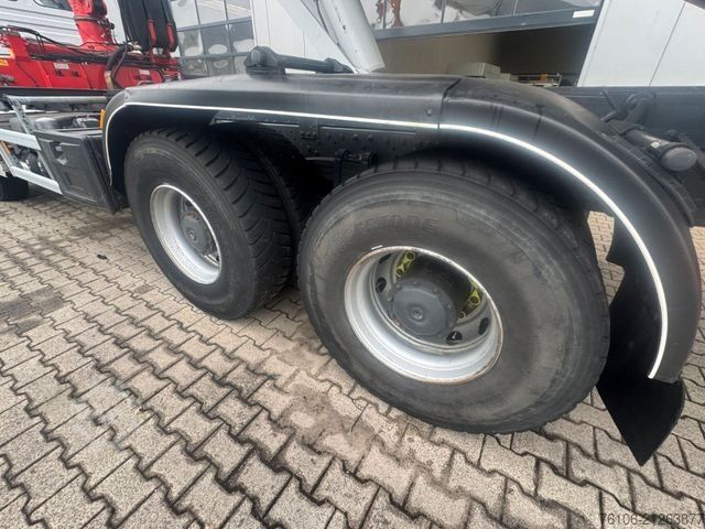 Kipper LKW MERCEDES-BENZ Axor 2633 Kipper mit Kran Fassi F135