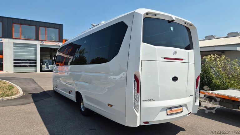 Minibus IVECO 2x Daily 70 Lagerfahrzrug Ferqui Sunrise 2,5 m B