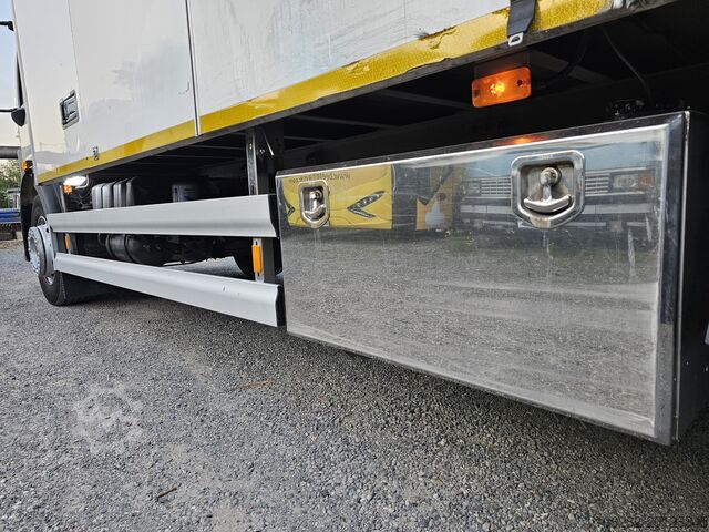 Truck with box body Volvo FL280 18 Tons Full side Opening Hebebühn