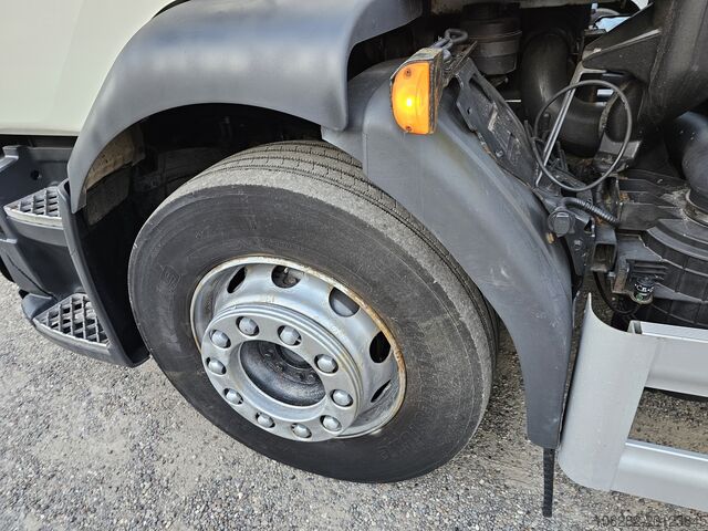 LKW mit Kofferaufbau Volvo FL280 18 Tons Full side Opening Hebebühn