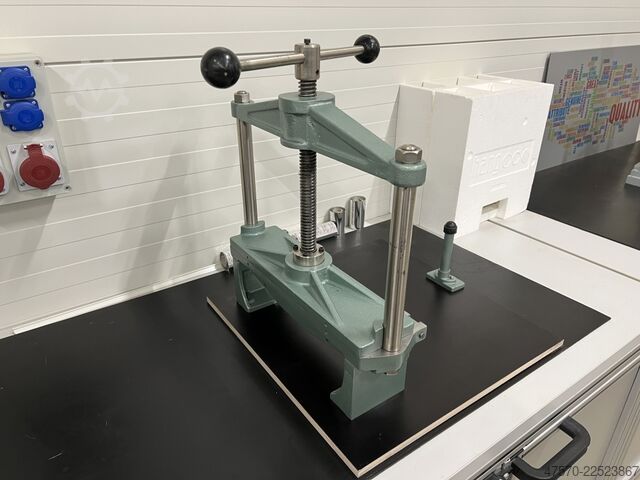 Bookbinding press for backing Curt Beier B500 bookbinding press for backing
