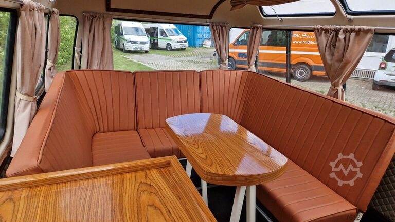 Kleinbus MERCEDES-BENZ Vorgänger Sprinter O 319 Samba mit Faltdach AC
