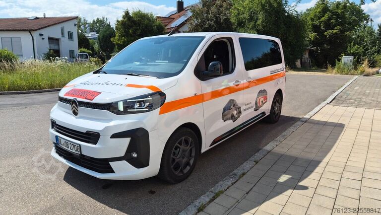Kleinbus Citroën SpaceTourer Opel Zafira Plus M 9 Sitzer
