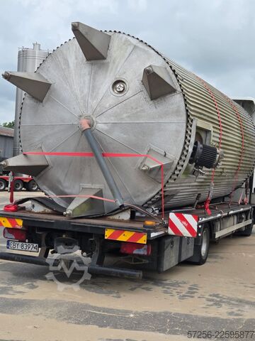 Storage tank 32000l Insulated stainless steel tank with a side-mount propeller agitator