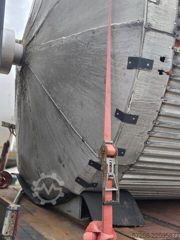 Storage tank 32000l Insulated stainless steel tank with a side-mount propeller agitator