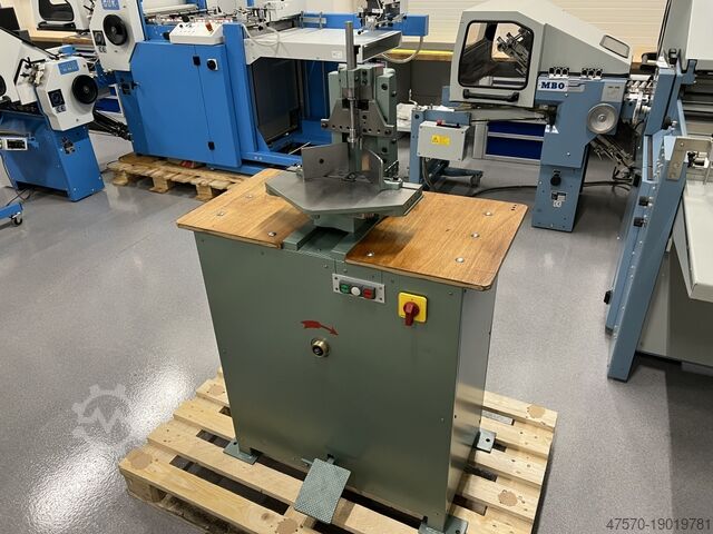 Automatischer Eckenschneider Beier UER M