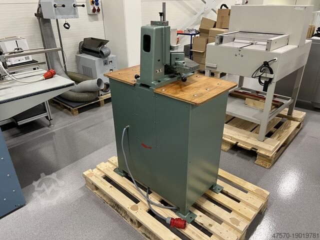 Automatischer Eckenschneider Beier UER M